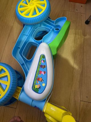 Moto correpasillos azul y verde Peppa Pig