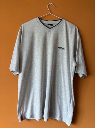 Camiseta Umbro Vintage Gris