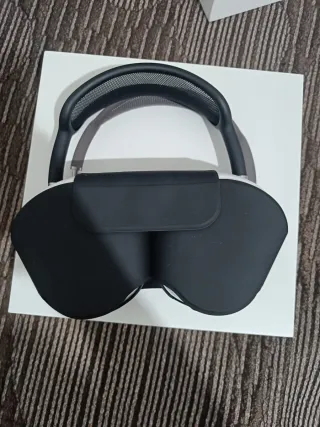 Apple AirPods Max Space Gray