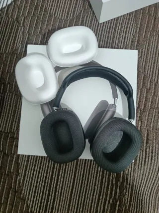 Apple AirPods Max Space Gray