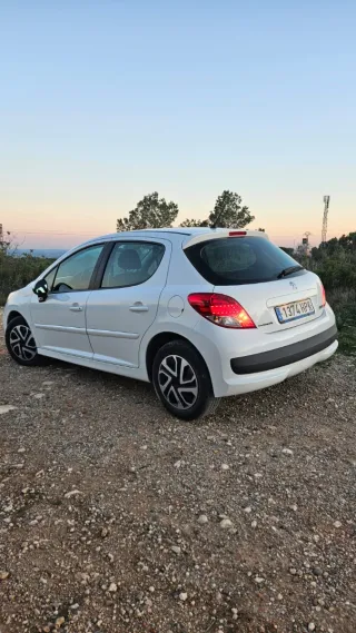 Peugeot 207 2013