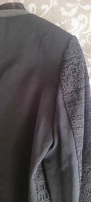 Elegante chaqueta encaje