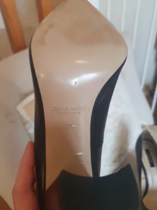 Preciosos Zapatos de tacón Zara Basic negros