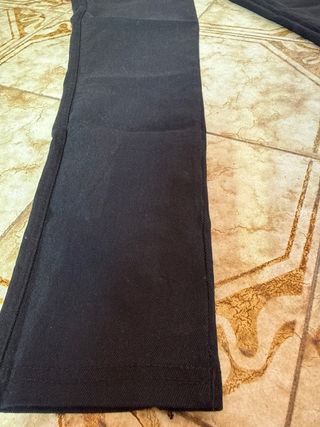 Pantalón elástico negro