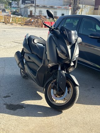 Yamaha XMAX 300  Acabado tech max