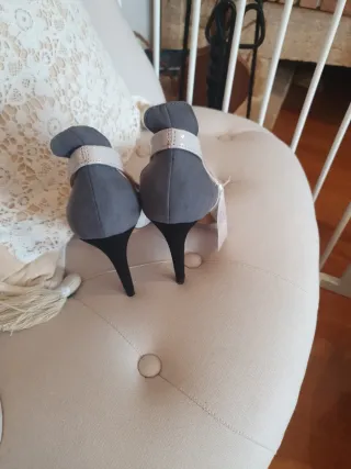 Preciosos y elegantes zapatos de tacón Zara charol