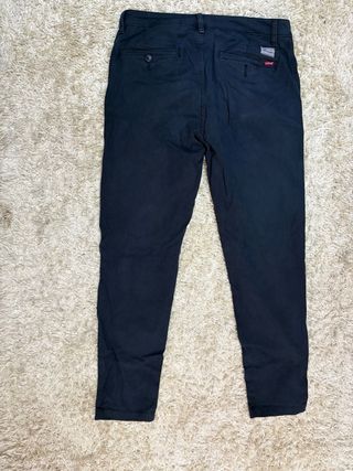 Pantalón Levi’s original negro – Talla S – Corte s