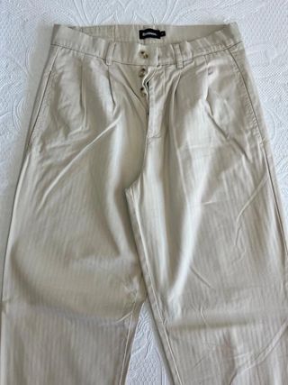 Pantalón sastre RAMSOS beige/arena con pinzas...