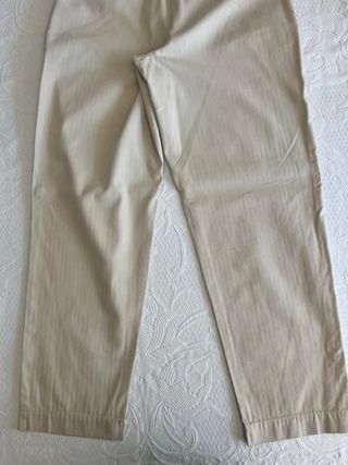 Pantalón sastre RAMSOS beige/arena con pinzas...