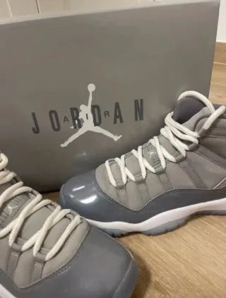Jordan 11 Gris Talla 42