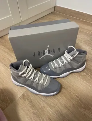 Jordan 11 Gris Talla 42
