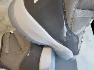 Zapatillas Jordan Gris Talla 41