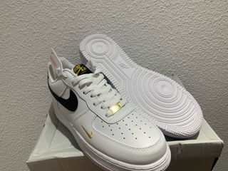 Nike Air Force 1 Blancas y Doradas