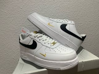 Nike Air Force 1 Blancas y Doradas