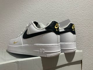 Nike Air Force 1 Blancas y Doradas