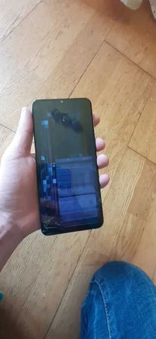 Móvil ZTE A7404 Pantalla Rota pero funciona