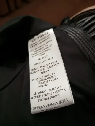 Chaqueta de piel de mujer de la firma Gil Santucci