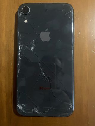 iPhone XR 64GB Negro - Parte trasera agrietada