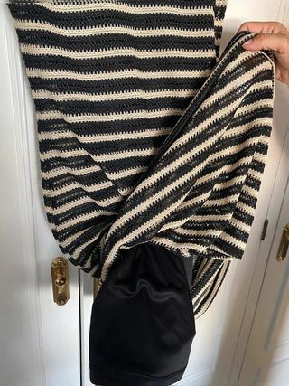 Vestido Slowlove rayas negro/beige Con escote...