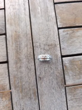 Anillo de hombre con diseño del padre nuestro