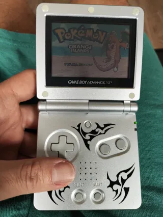 Nintendo GBA SP Tribal + Cargador + Fl4shc4rd