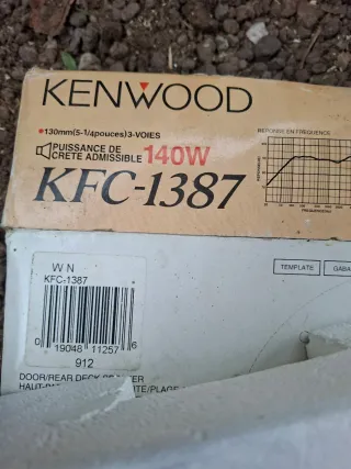 Altavoces Kenwood 140V
