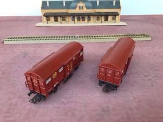 2 Vagones Cerrados H0 Renfe