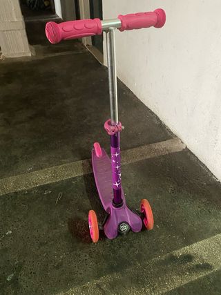 Patinete 3 ruedas niña morado, con luces en ruedas