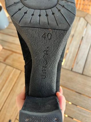 Botines UNISA de ante negro con tacón ancho y...