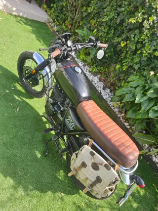 Moto Brixton Cromwell 250 Negra/Marrón