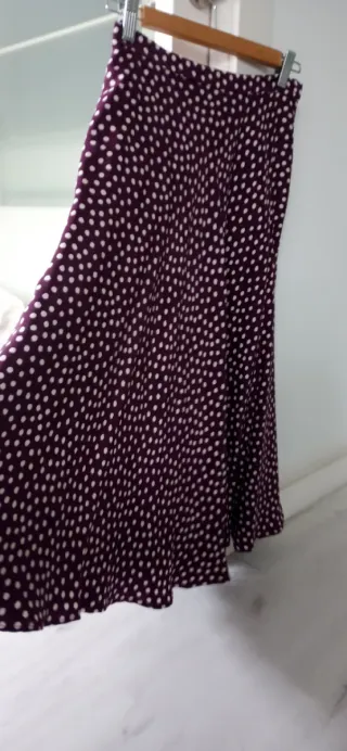 Falda midi seda lunares morada