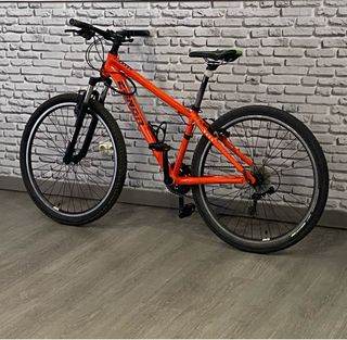 Bicicleta da montagna arancione
