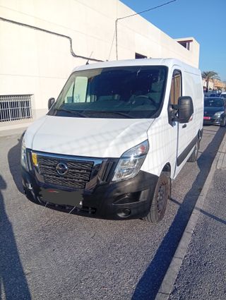 Nissan NV400 2021