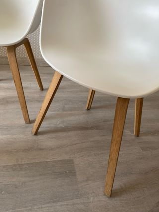 2 Sillas AAC 22 Hay Blancas