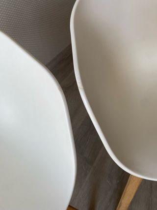 2 Sillas AAC 22 Hay Blancas