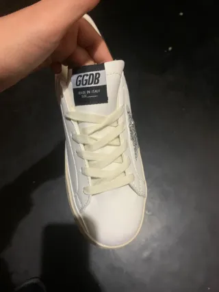 Golden Goose Sneakers Blancas y Plateadas