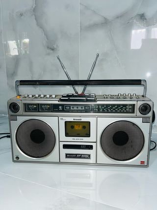 Radio Sharp GF-8090 años 70