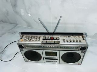 Radio Sharp GF-8090 años 70