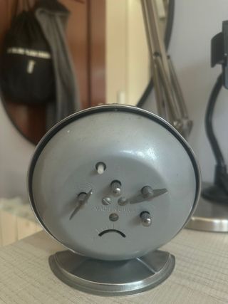 Reloj de mesa con estampado de leopardo