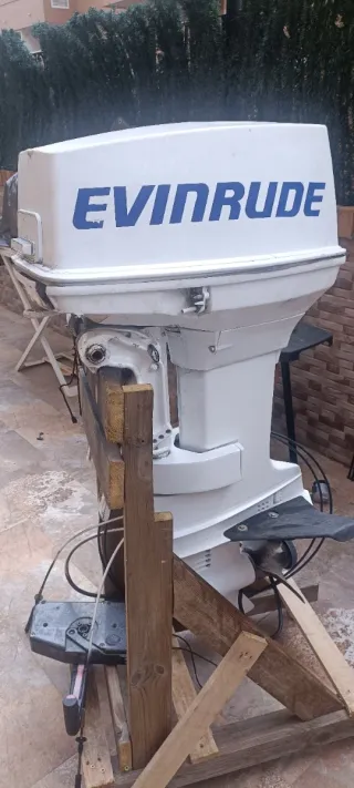 Motor fueraborda embarcación