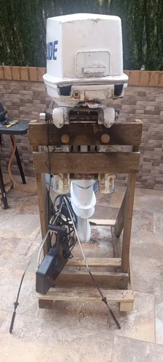 Motor fueraborda embarcación