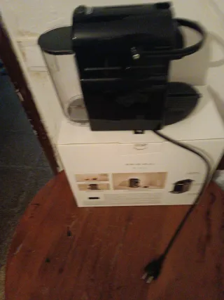 Cafetera DeLonghi Pixie Negra