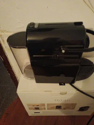 Cafetera DeLonghi Pixie Negra