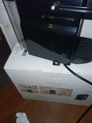 Cafetera DeLonghi Pixie Negra