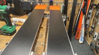 Sci Blizzard Nomaly 170cm e attacco Marker