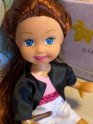 Muñeca pequeña 11 cm