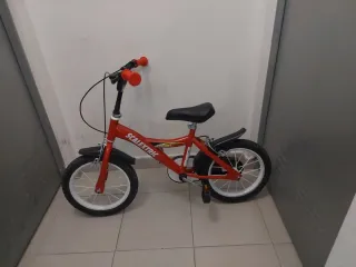 Bicicleta infantil roja Scalextric