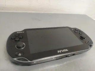 Sony PS Vita 1000 Nera + Caricabatterie