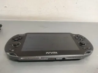 Sony PS Vita 1000 Nera + Caricabatterie