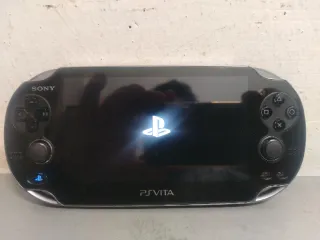 Sony PS Vita 1000 Nera + Caricabatterie